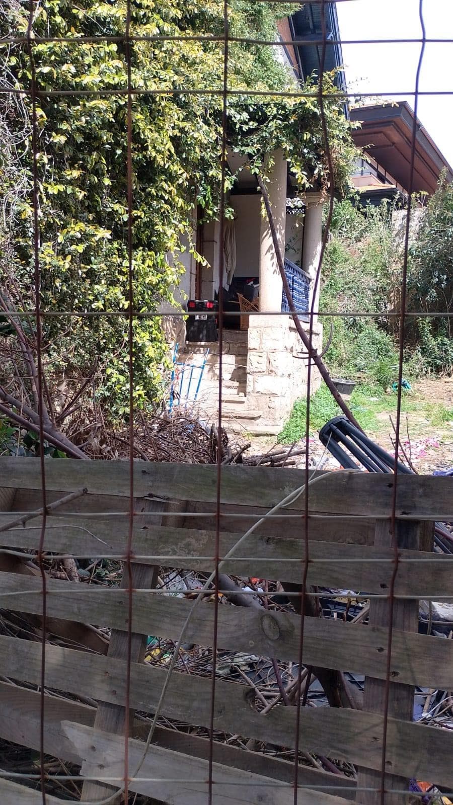 Caserío recuperado en Getxo Ocupación Ilegal - Imagen 2