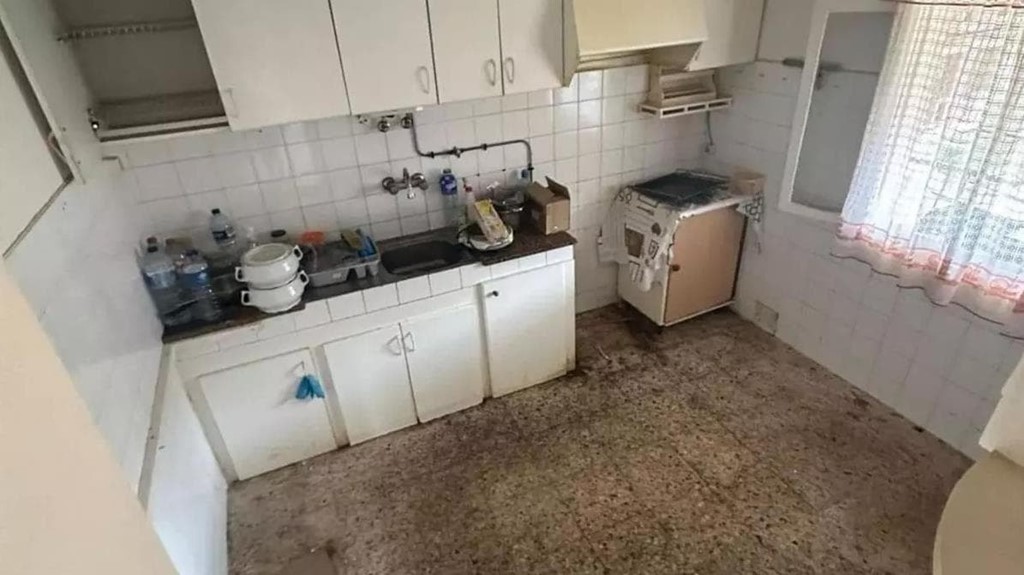 Desalojan un edificio entero en Teis porque ningún inquilino pagaba el alquiler