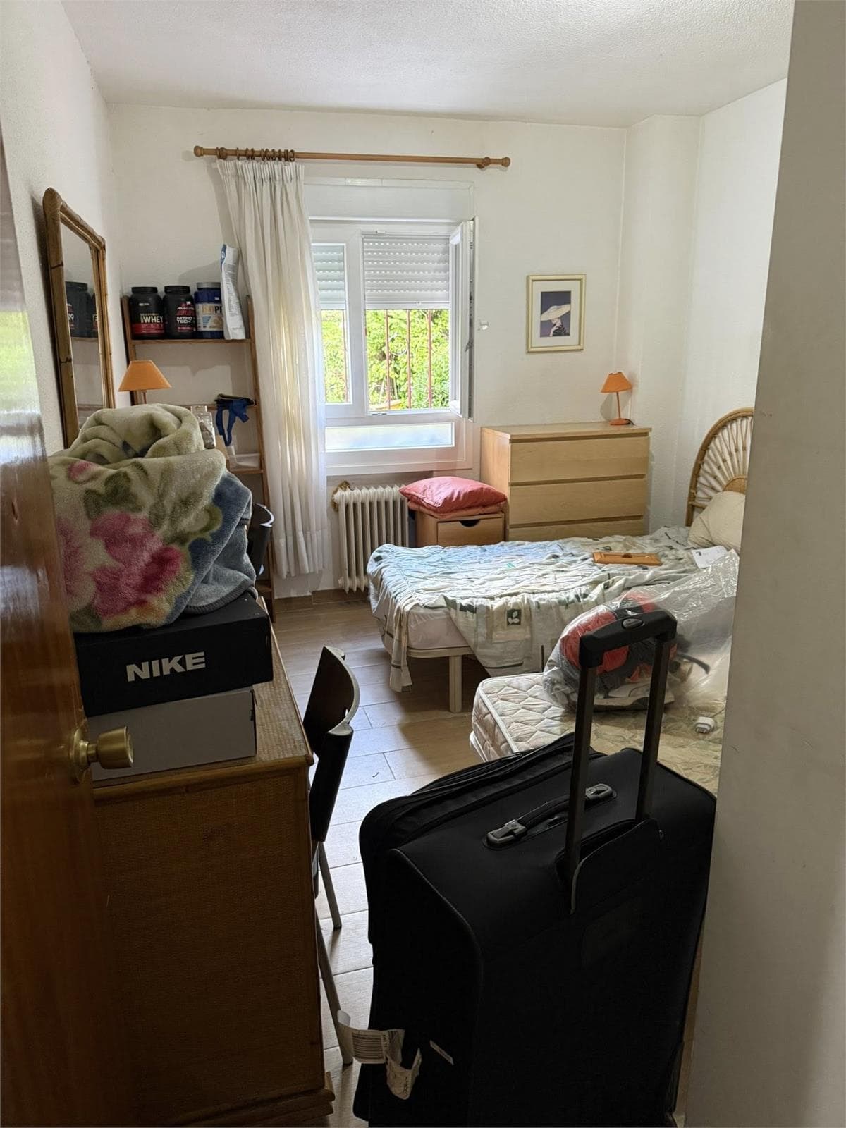 Inmueble recuperado en Carabanchel, alquilado por habitaciones - Imagen 1