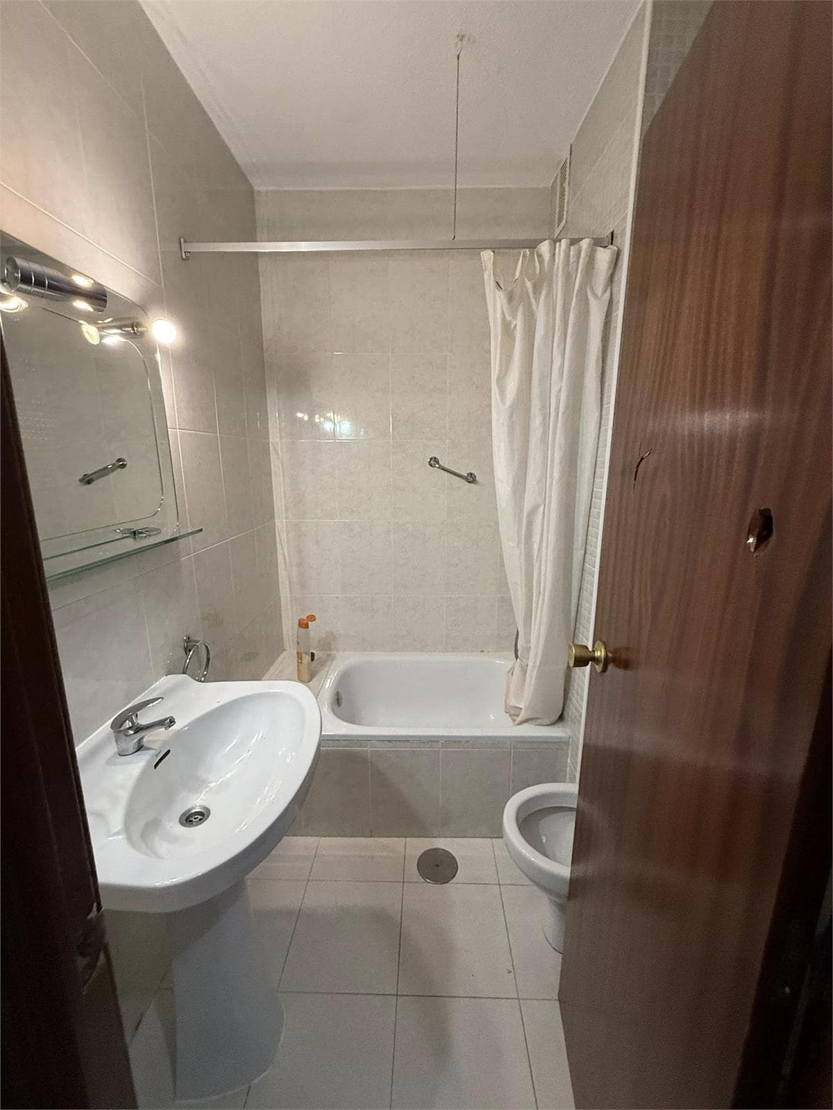 Inmueble recuperado en Carabanchel, alquilado por habitaciones - Imagen 8