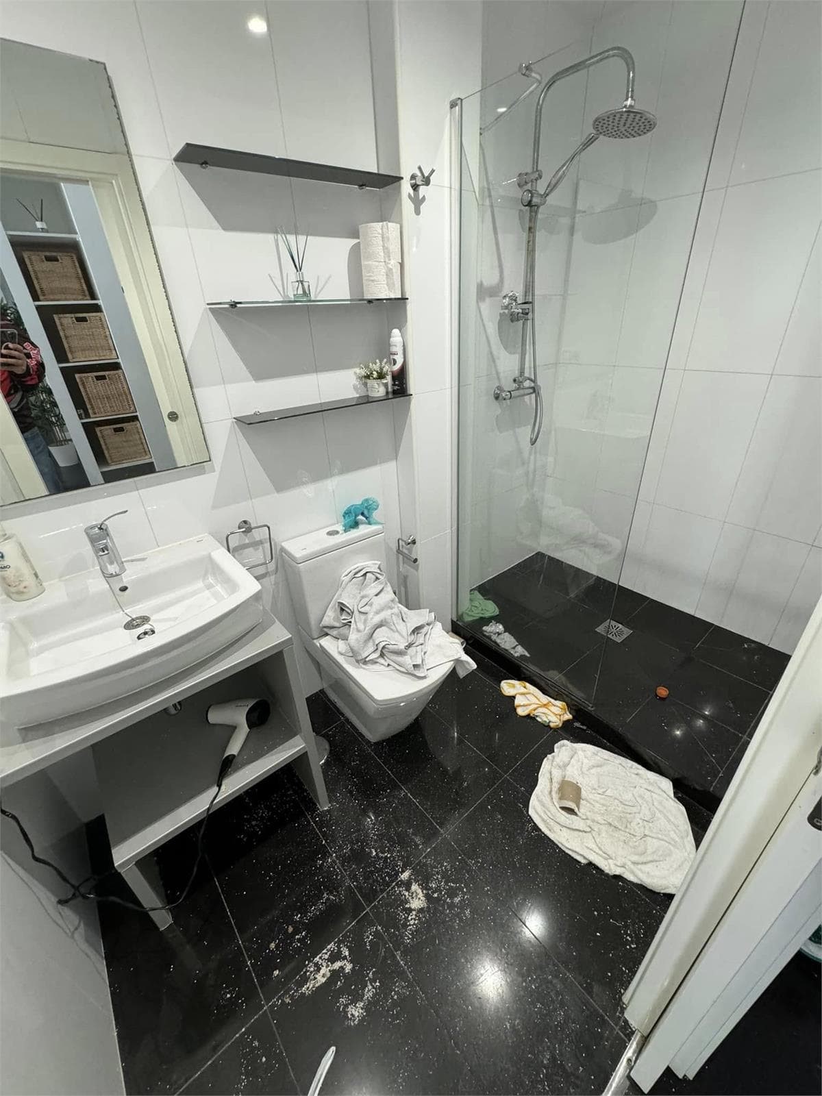 Inmueble recuperado en Coruña piso turístico ocupado en Precario recuperado en 72horas - Imagen 16