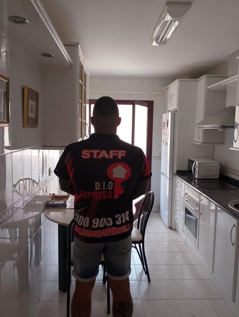 Inmueble recuperado en la ciudad de Cuenca, Inquilinos morosos