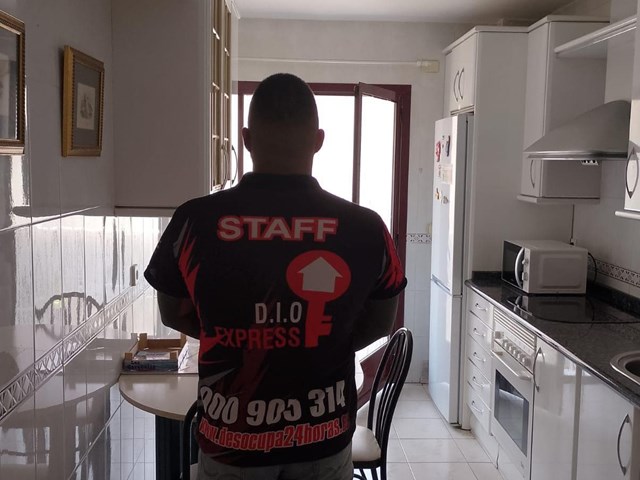 Inmueble recuperado en la ciudad de Cuenca, Inquilinos morosos