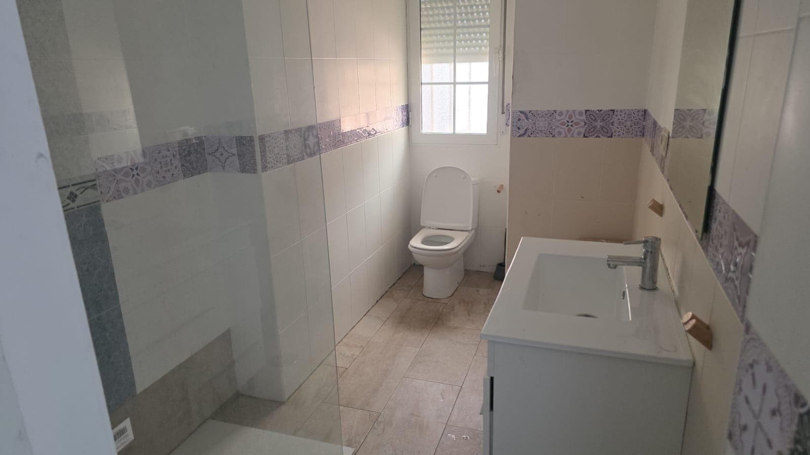 Inmueble recuperado en la ciudad de Motril (Granada) Inquilinos morosos - Imagen 2