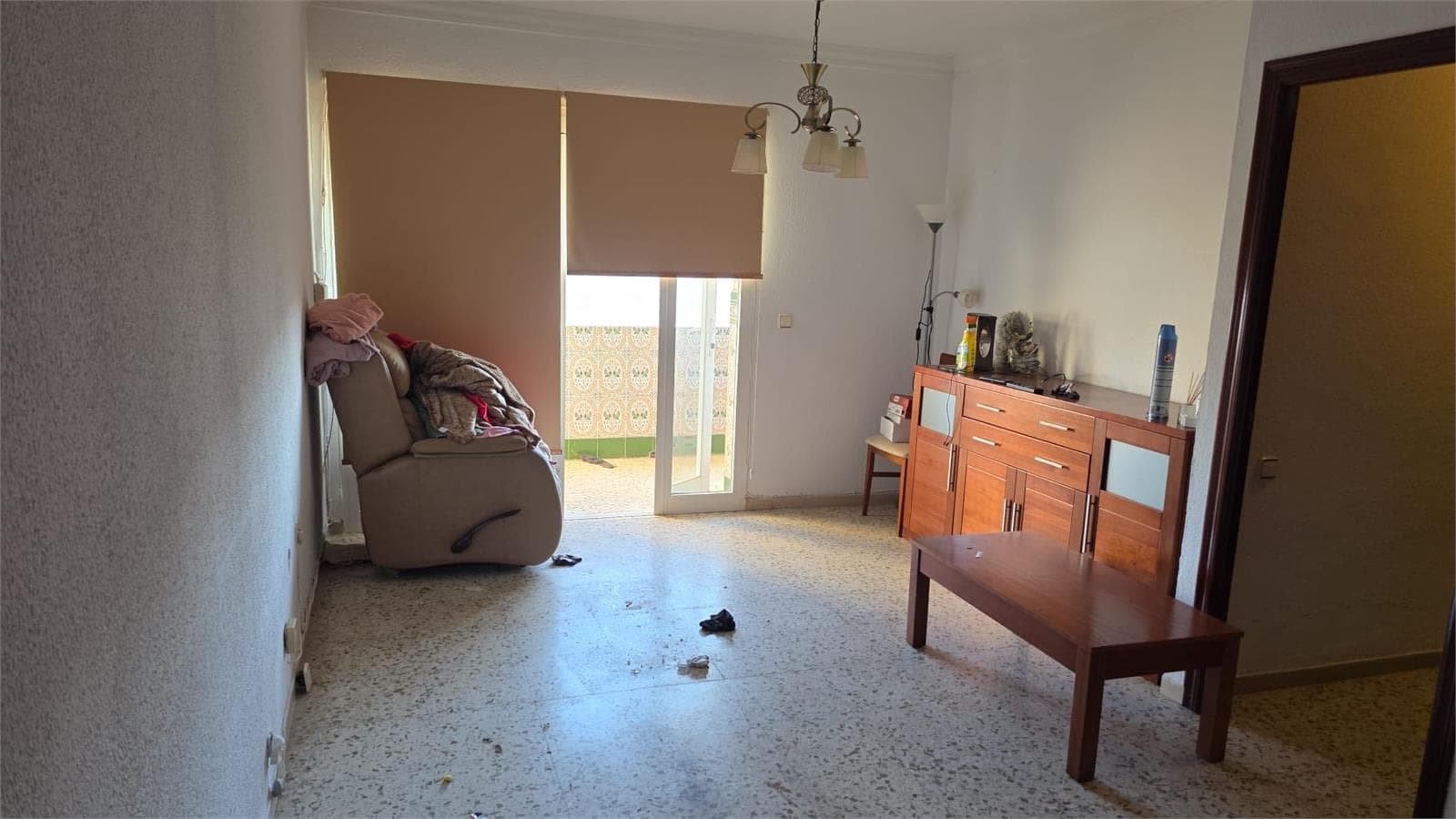 Inmueble recuperado en La Línea de la concepción Cádiz Inquilina en precario - Imagen 2