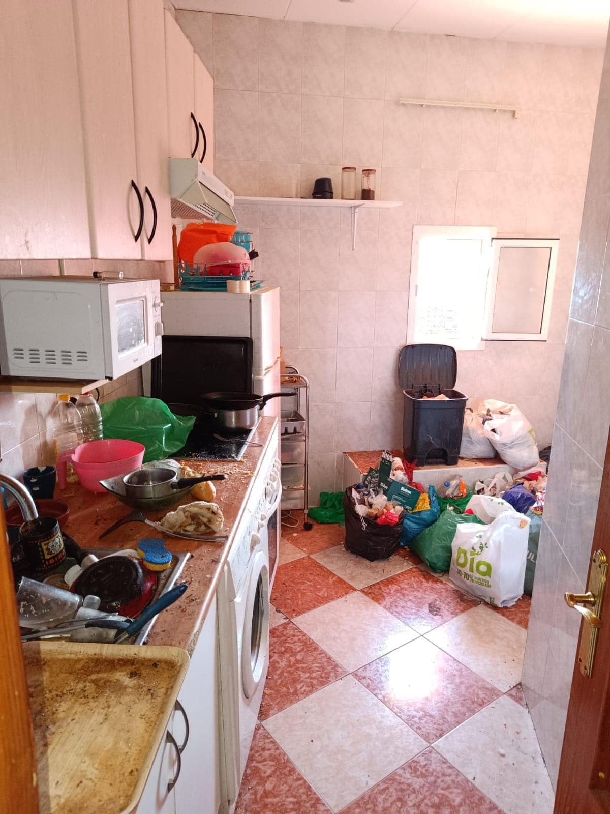 Inmueble recuperado en Morata del Tajuña inquilinos en precario - Imagen 15