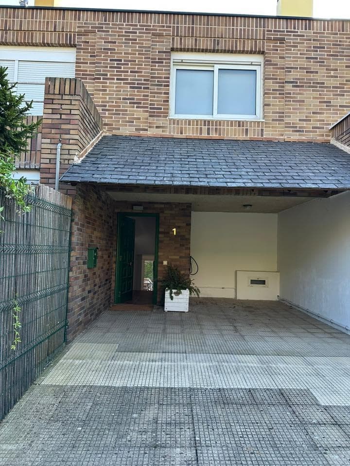 Inmueble recuperado en Oleiros A Coruña, inquilino moroso deuda superior a 20.000 € - Imagen 1