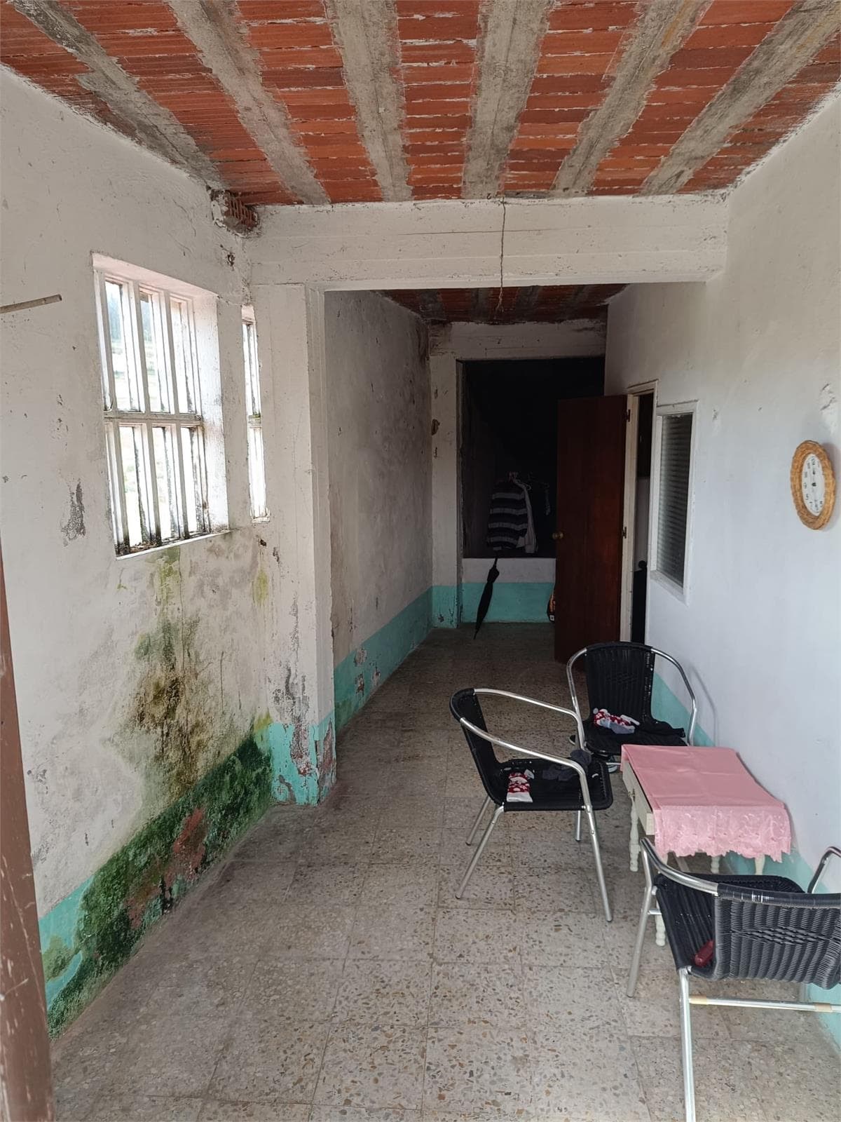 Inmueble recuperado en Vimianzo en 24 horas Okupas - Imagen 11