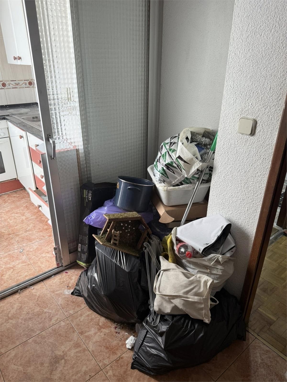 Inquilino en precario Madrid inmueble recuperado - Imagen 7