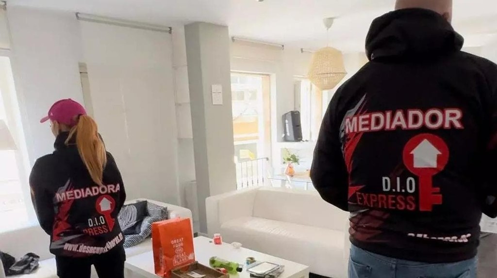 Más de 110 caseros contratan firmas de desalojo exprés para echar okupas y morosos
