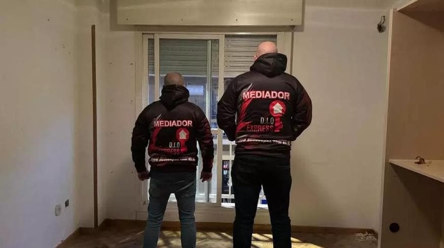 Más de 250 caseros de Vigo contratan «desokupas» para echar a los morosos